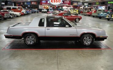 Oldsmobile-Hurst-442-Coupe-1984-Silver-Red-126073-14