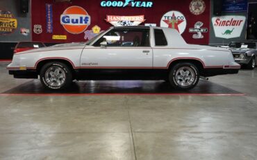 Oldsmobile-Hurst-442-Coupe-1984-Silver-Red-126073-18