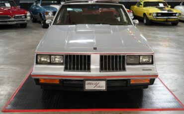 Oldsmobile-Hurst-442-Coupe-1984-Silver-Red-126073-32