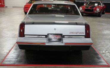 Oldsmobile-Hurst-442-Coupe-1984-Silver-Red-126073-4