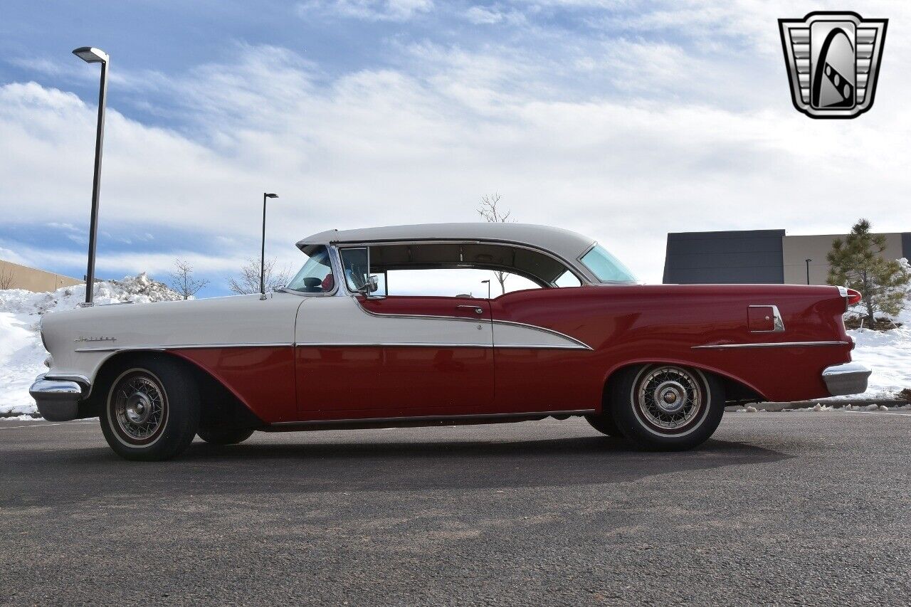 Oldsmobile-Ninety-Eight-1955-Red-Green-136299-3