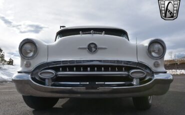 Oldsmobile-Ninety-Eight-1955-Red-Green-136299-9