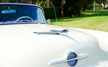 Oldsmobile-Ninety-Eight-1956-White-White-48922-13