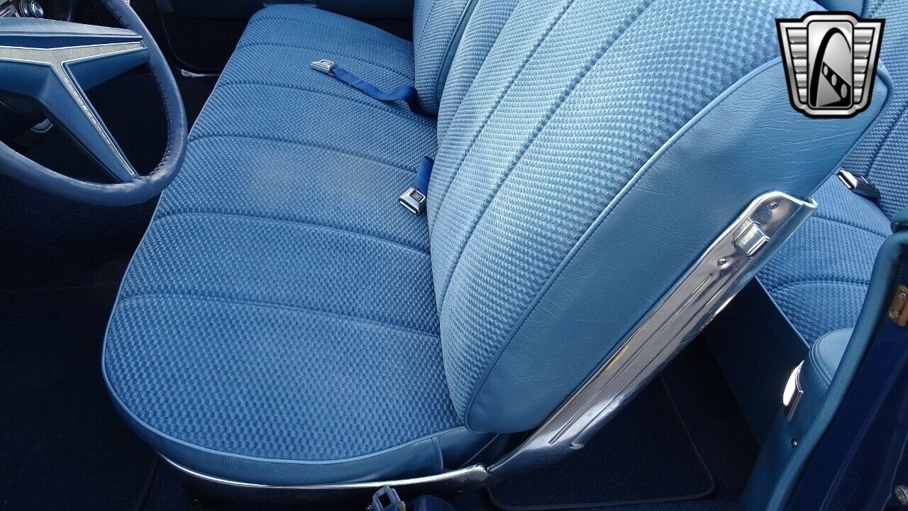 Oldsmobile-Ninety-Eight-1969-Blue-Blue-16093-9