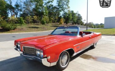 Oldsmobile-Ninety-Eight-1969-Red-Red-72446-4