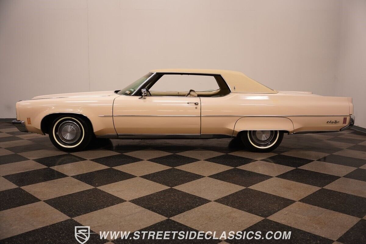 Oldsmobile-Ninety-Eight-1972-Bamboo-Gold-53936-2