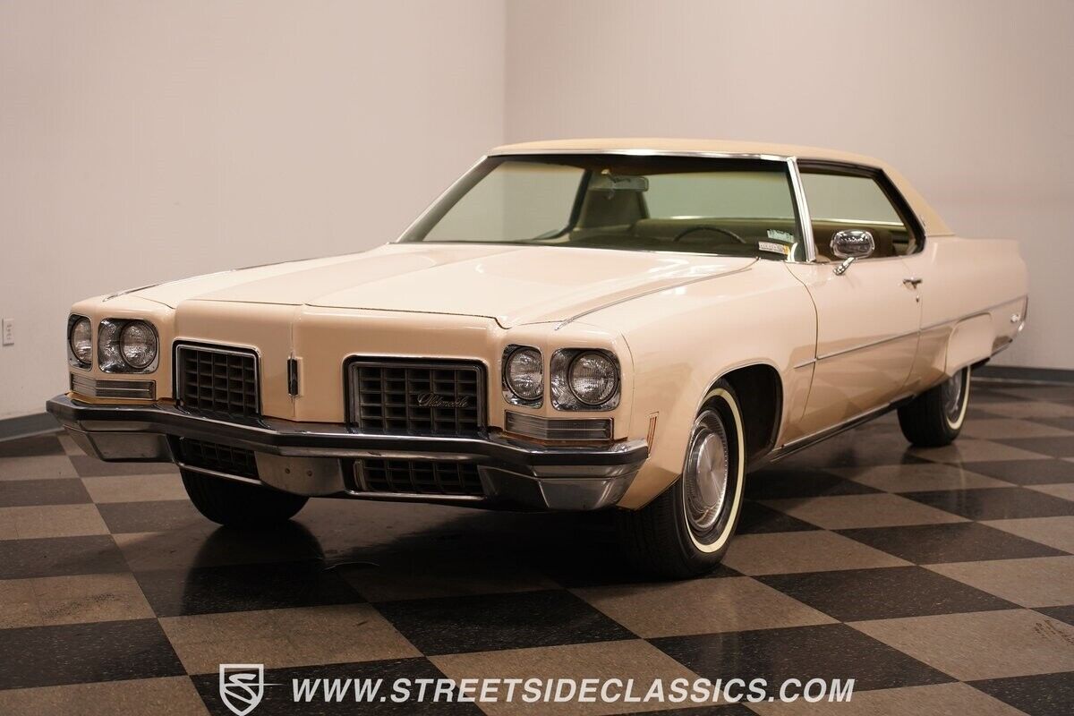 Oldsmobile-Ninety-Eight-1972-Bamboo-Gold-53936-6