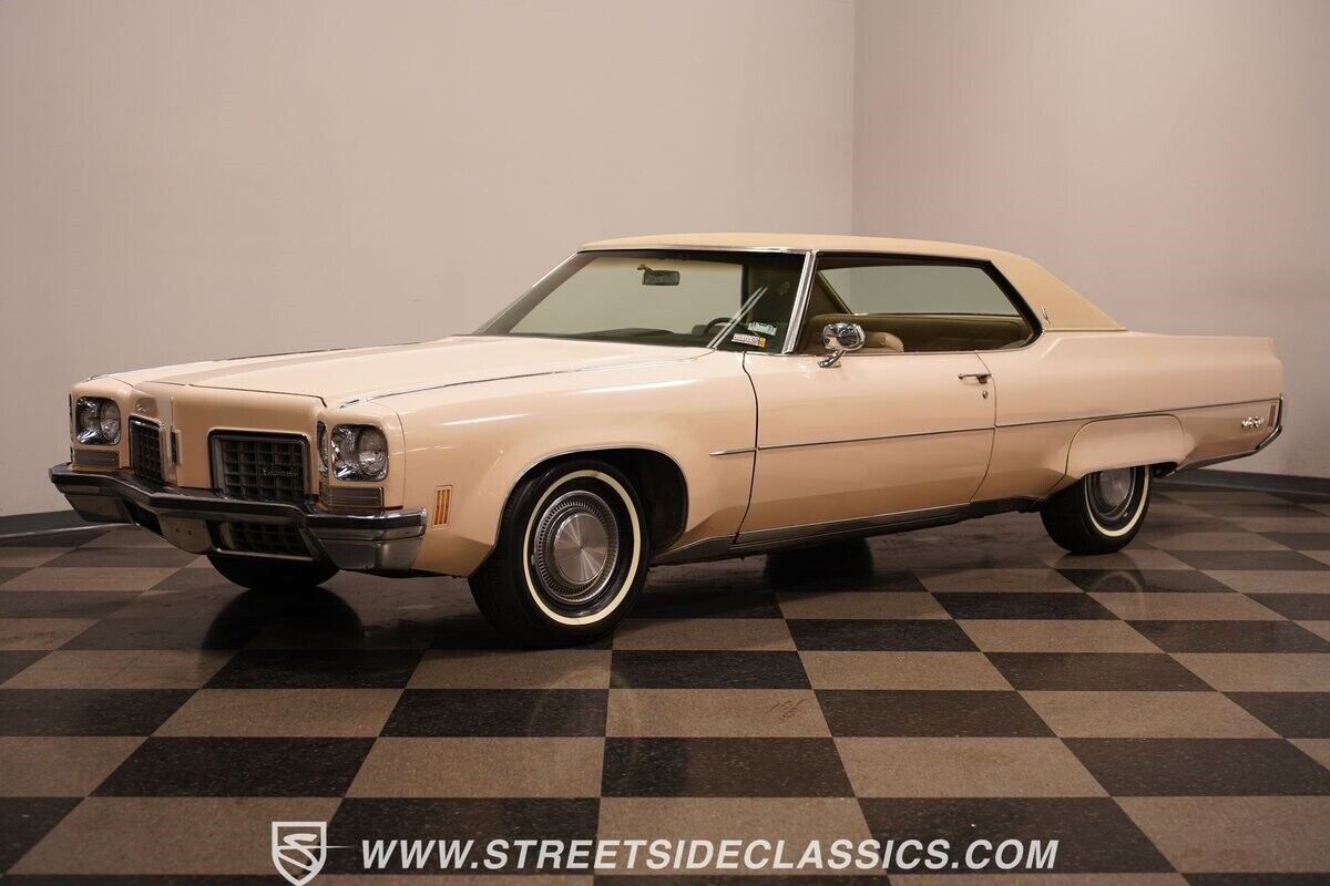 Oldsmobile-Ninety-Eight-1972-Bamboo-Gold-53936-7