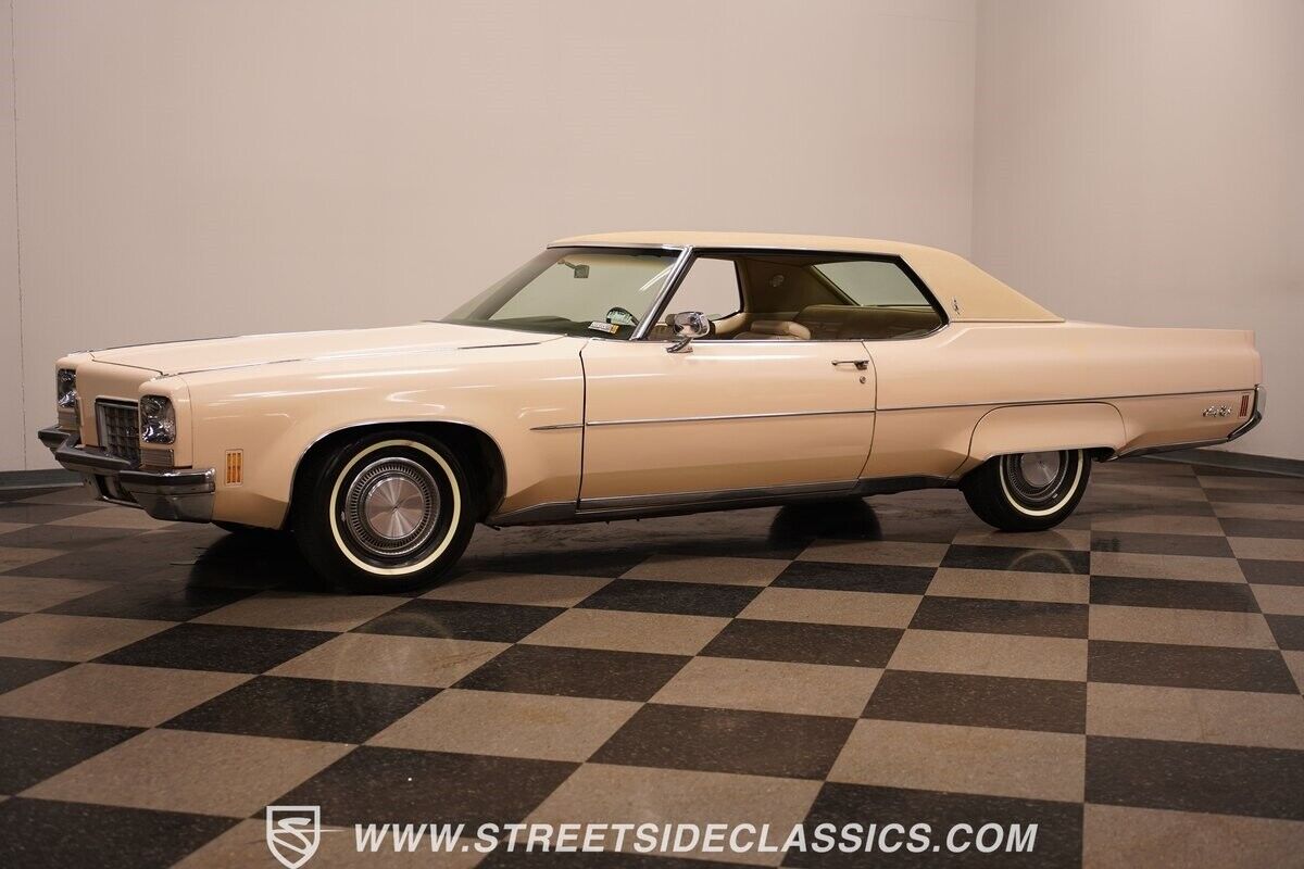 Oldsmobile-Ninety-Eight-1972-Bamboo-Gold-53936-8