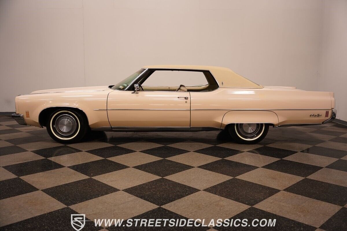 Oldsmobile-Ninety-Eight-1972-Bamboo-Gold-53936-9