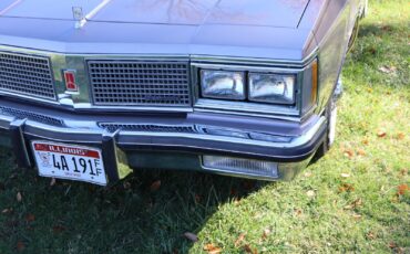 Oldsmobile-Ninety-Eight-Berline-1983-Beige-Brown-106217-8