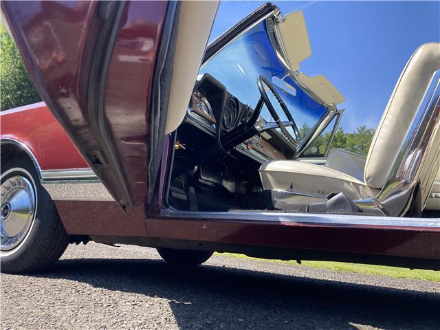 Oldsmobile-Ninety-Eight-Cabriolet-1965-Red-White-115873-5