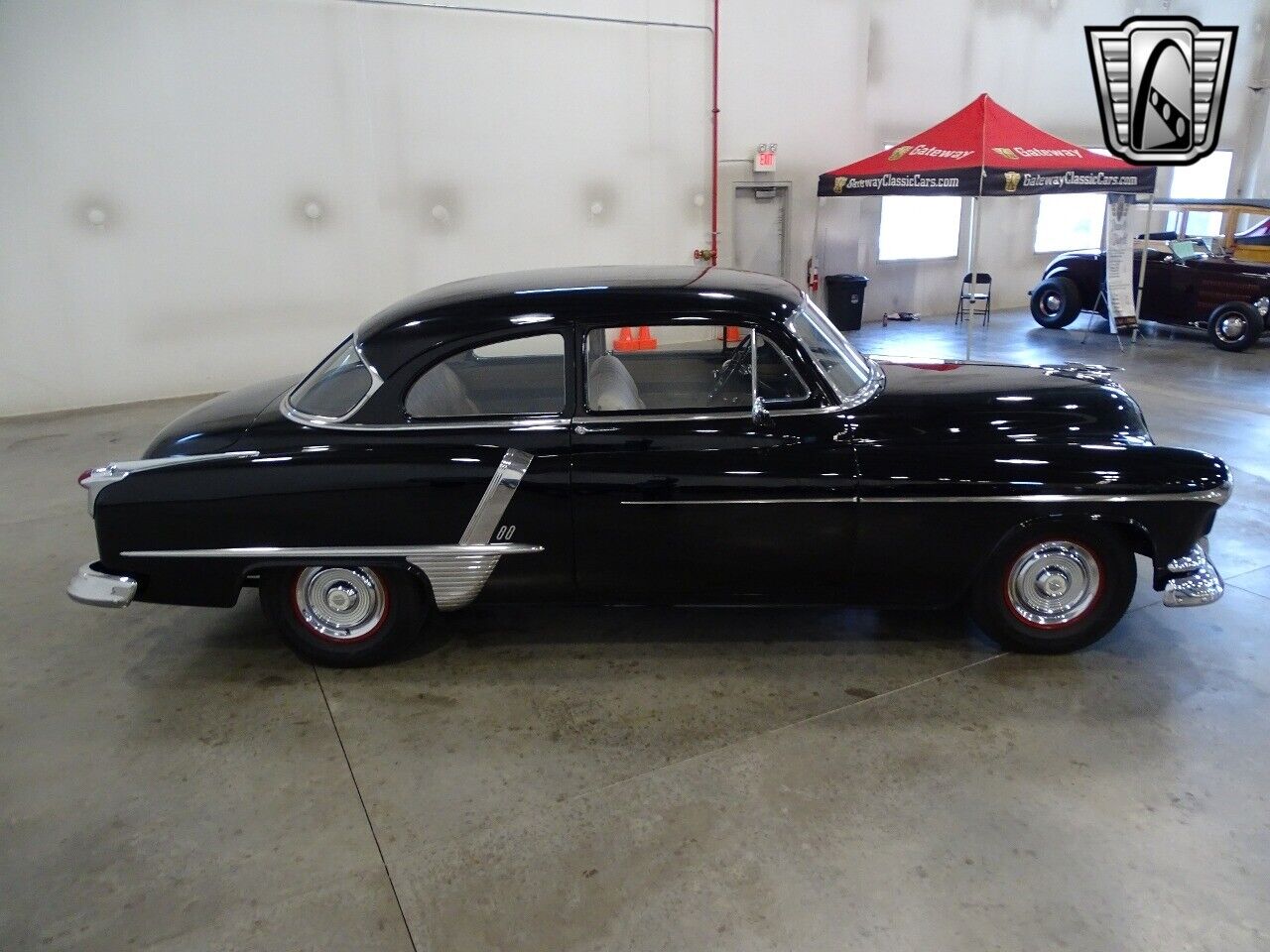 Oldsmobile-Rocket-88-1951-Black-Tan-48985-9