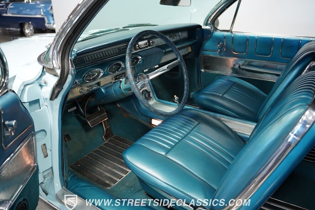 Oldsmobile-Starfire-Cabriolet-1961-Blue-Blue-56230-4