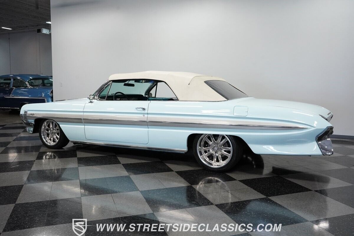 Oldsmobile-Starfire-Cabriolet-1961-Blue-Blue-56230-8