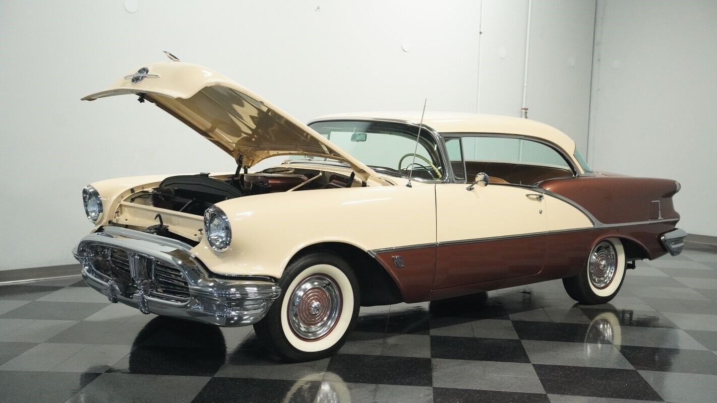 Oldsmobile-Super-88-Holiday-1956-Citation-Bronze-Tan-28888-28