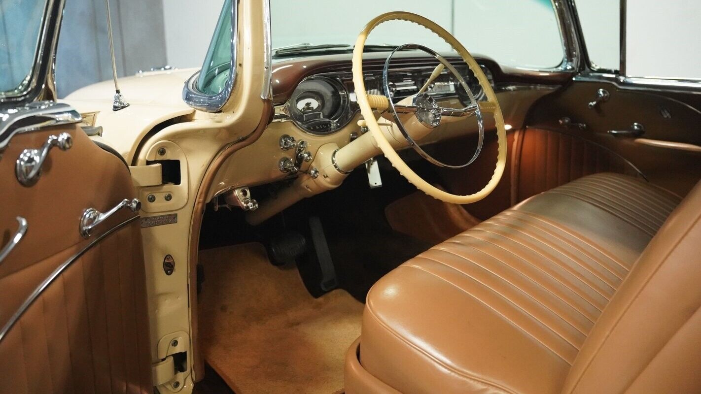 Oldsmobile-Super-88-Holiday-1956-Citation-Bronze-Tan-28888-4