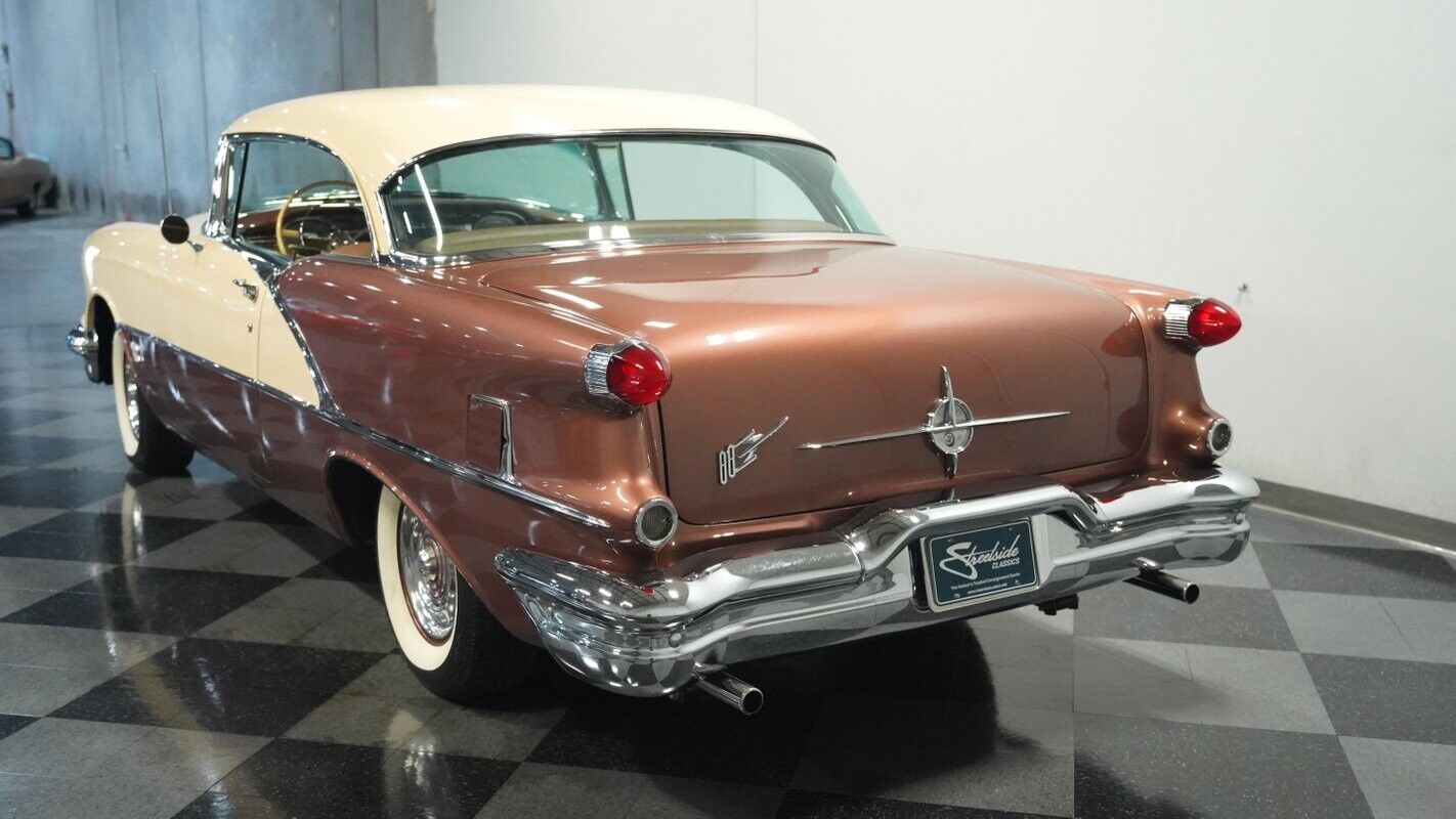 Oldsmobile-Super-88-Holiday-1956-Citation-Bronze-Tan-28888-8