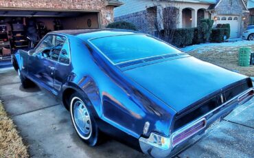 Oldsmobile-Toronado-1968-128747-5