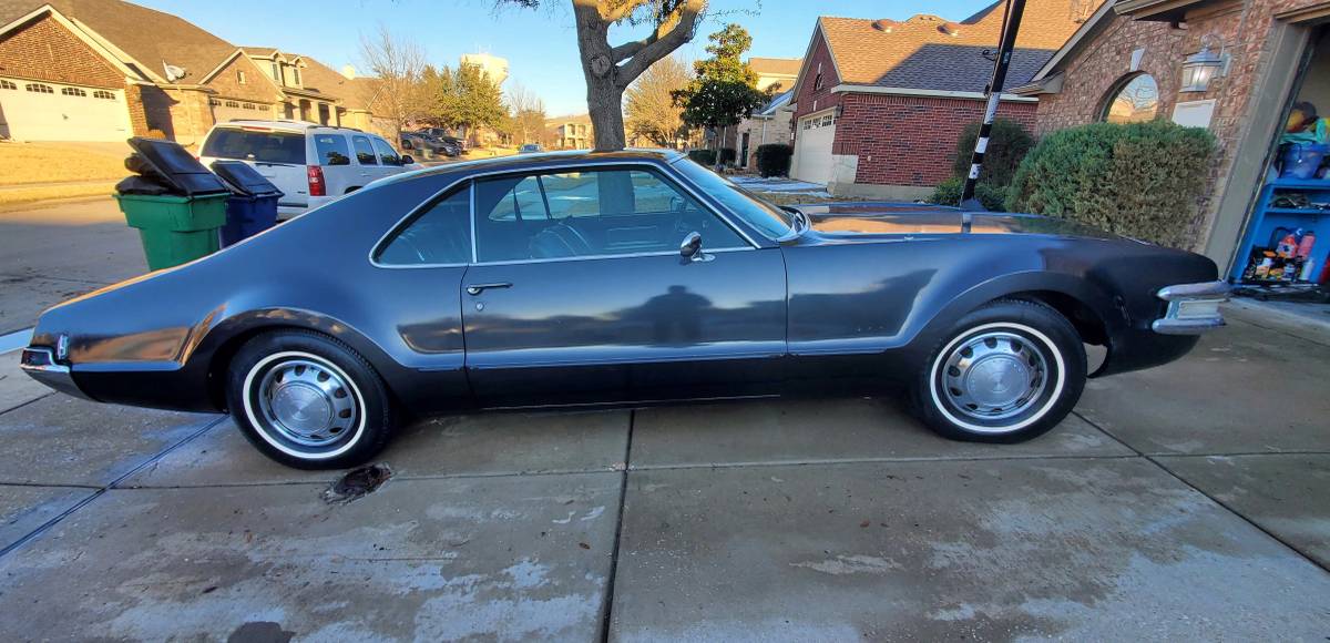 Oldsmobile-Toronado-1968-128747-6