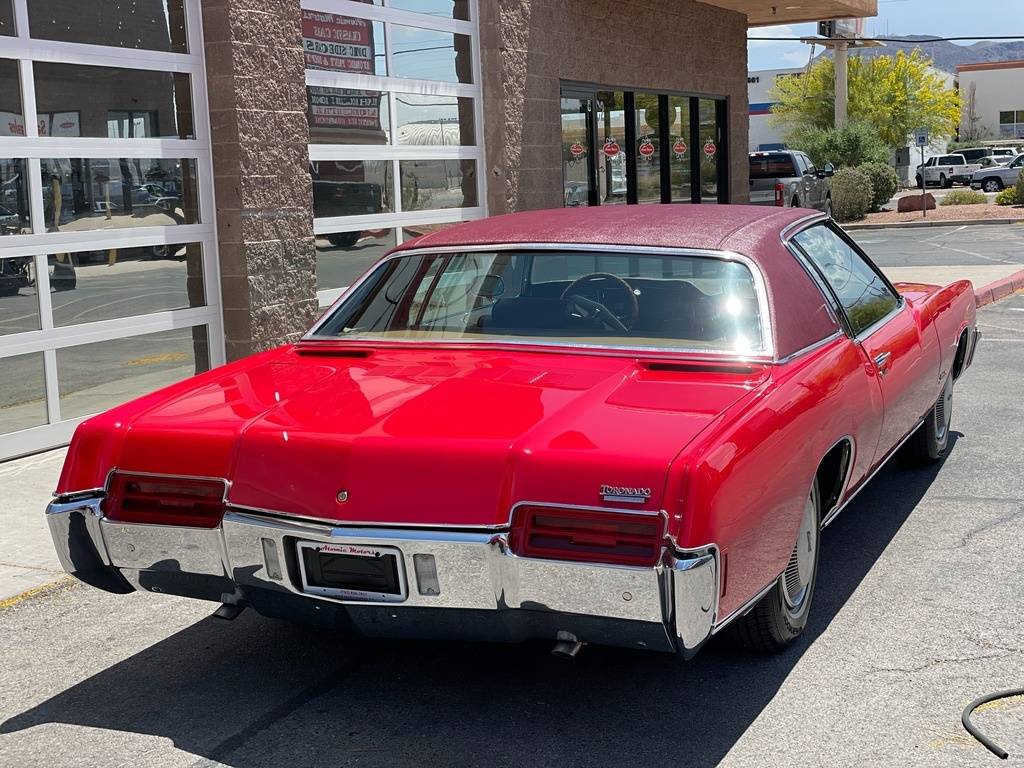 Oldsmobile-Toronado-1971-red-90548-4