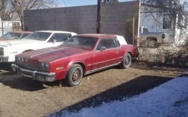 Oldsmobile-Toronado-1985-133139-2