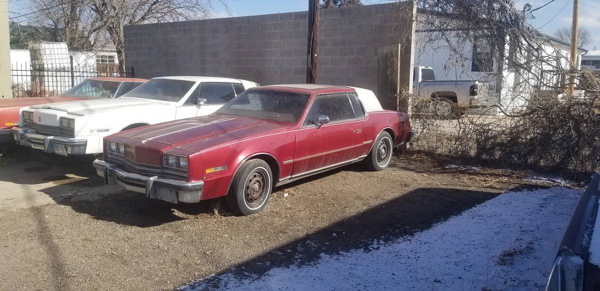 Oldsmobile-Toronado-1985-133139-2