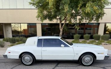 Oldsmobile-Toronado-1985-white-97388-1