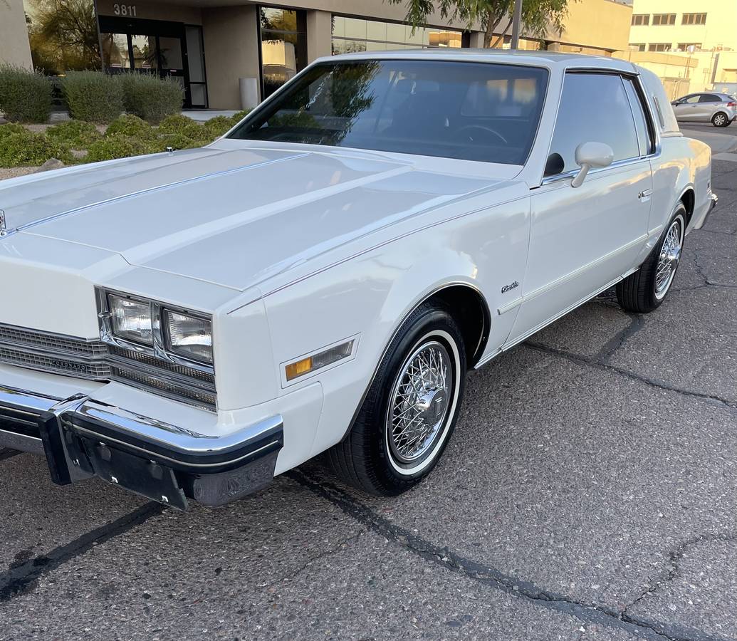 Oldsmobile-Toronado-1985-white-97388-7