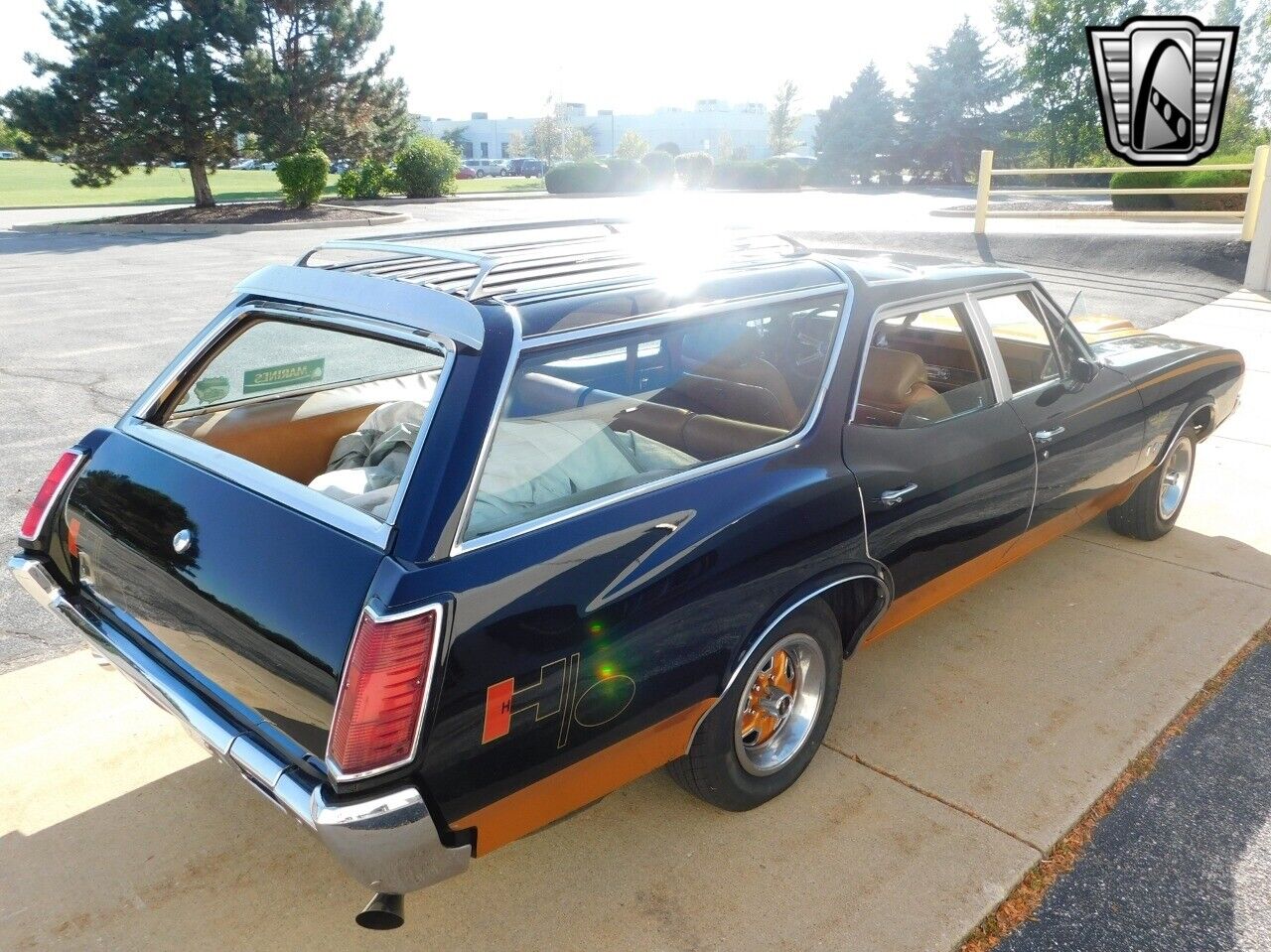 Oldsmobile-Vista-Cruiser-1972-Black-Brown-37672-4