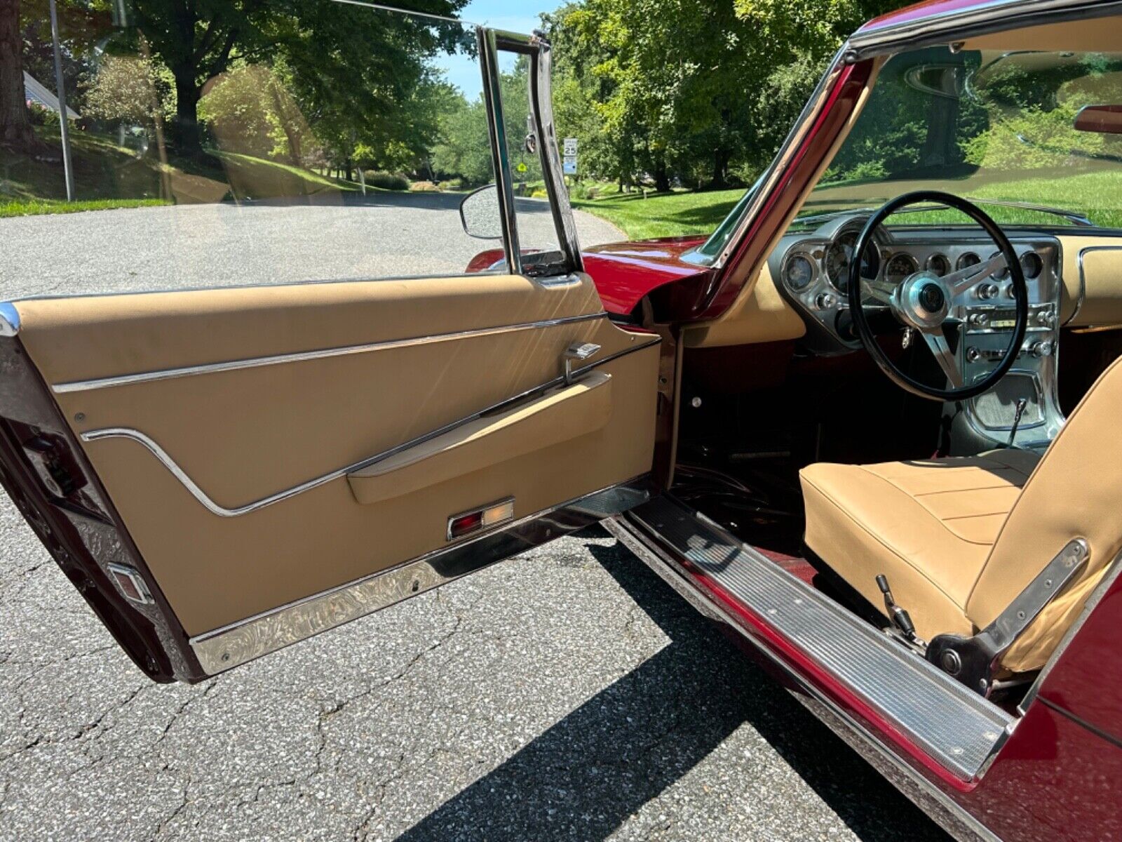 Other-Ghia-Coupe-1962-Burgundy-Tan-46486-1