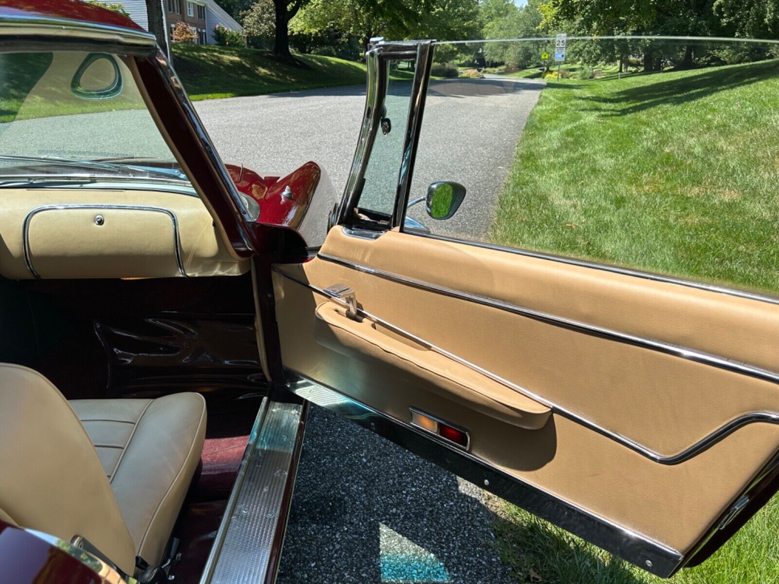 Other-Ghia-Coupe-1962-Burgundy-Tan-46486-2