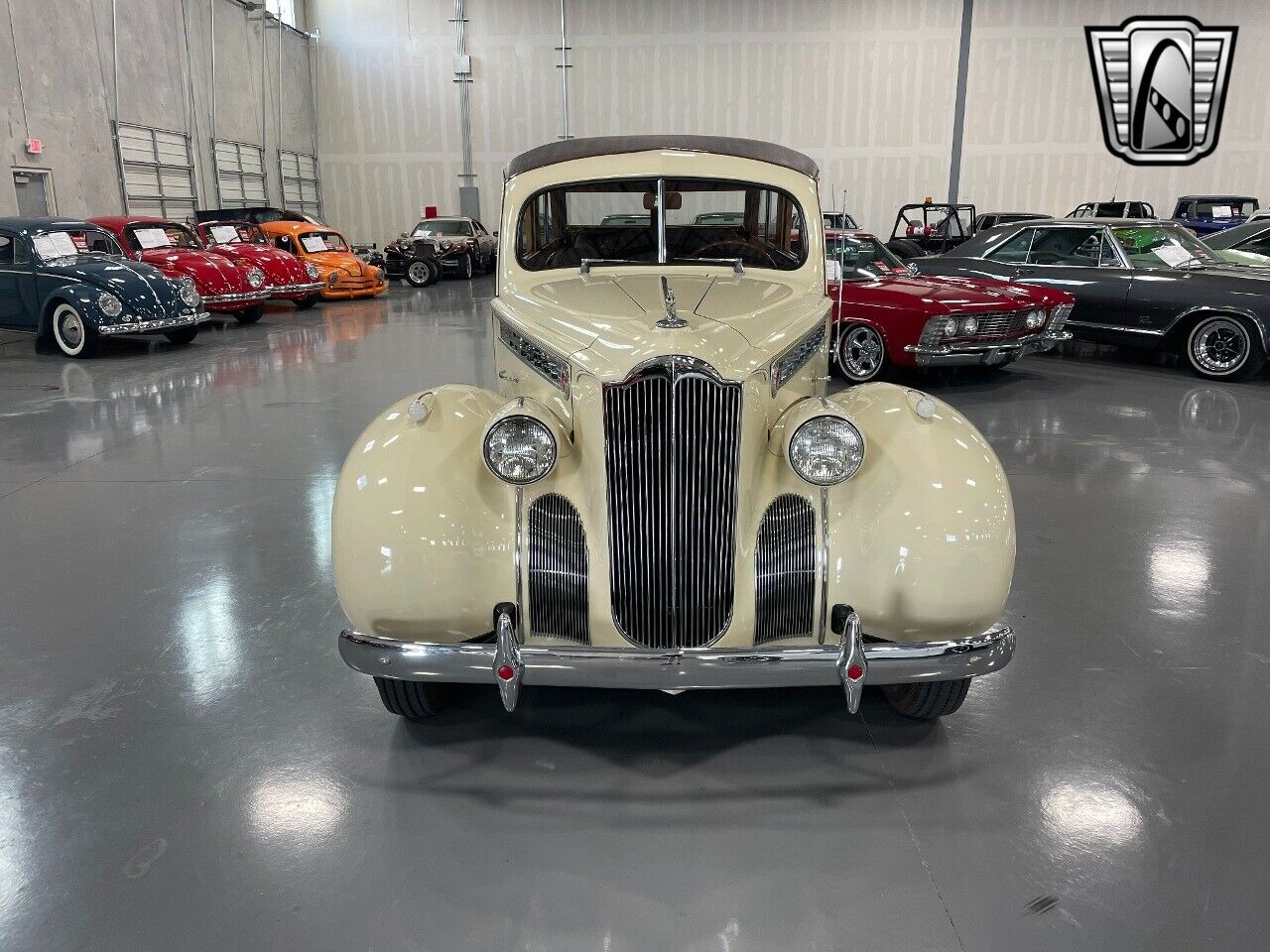 Packard-110-1940-CreamWood-Brown-2210-2