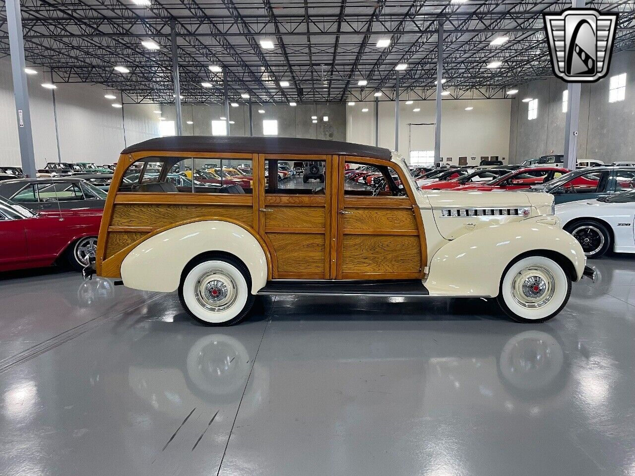 Packard-110-1940-CreamWood-Brown-2210-5