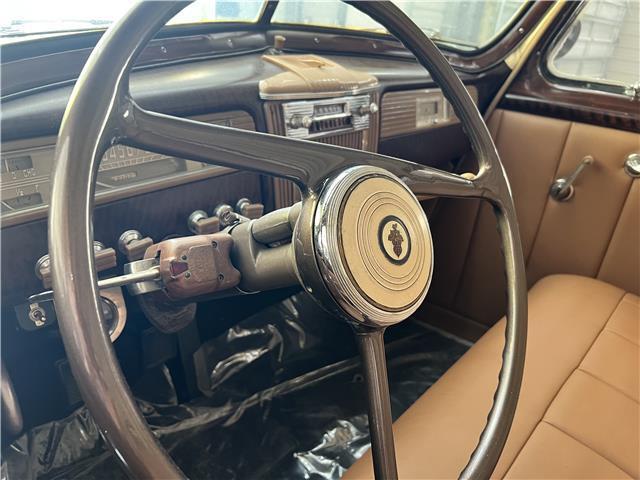 Packard-110-Coupe-1941-Brown-Tan-69694-19