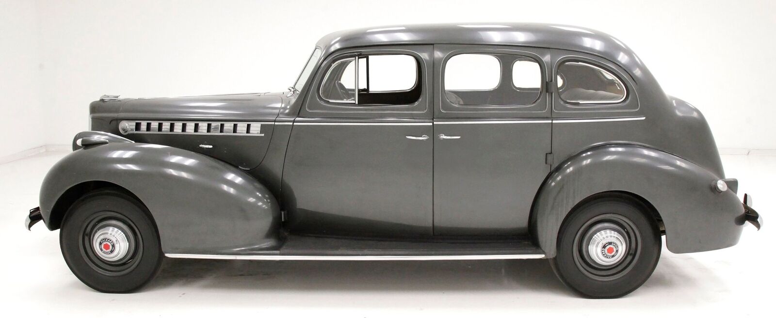 Packard-120-Berline-1940-Black-Gray-74591-1