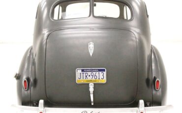 Packard-120-Berline-1940-Black-Gray-74591-3