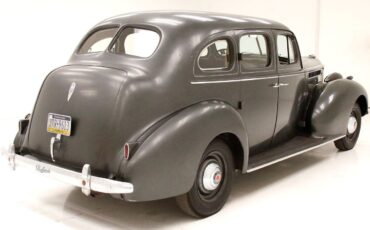 Packard-120-Berline-1940-Black-Gray-74591-4