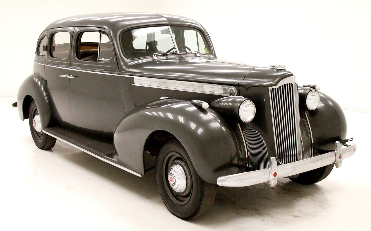 Packard-120-Berline-1940-Black-Gray-74591-5