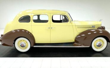 Packard-1700-Berline-1939-Yellow-Brown-127137-5