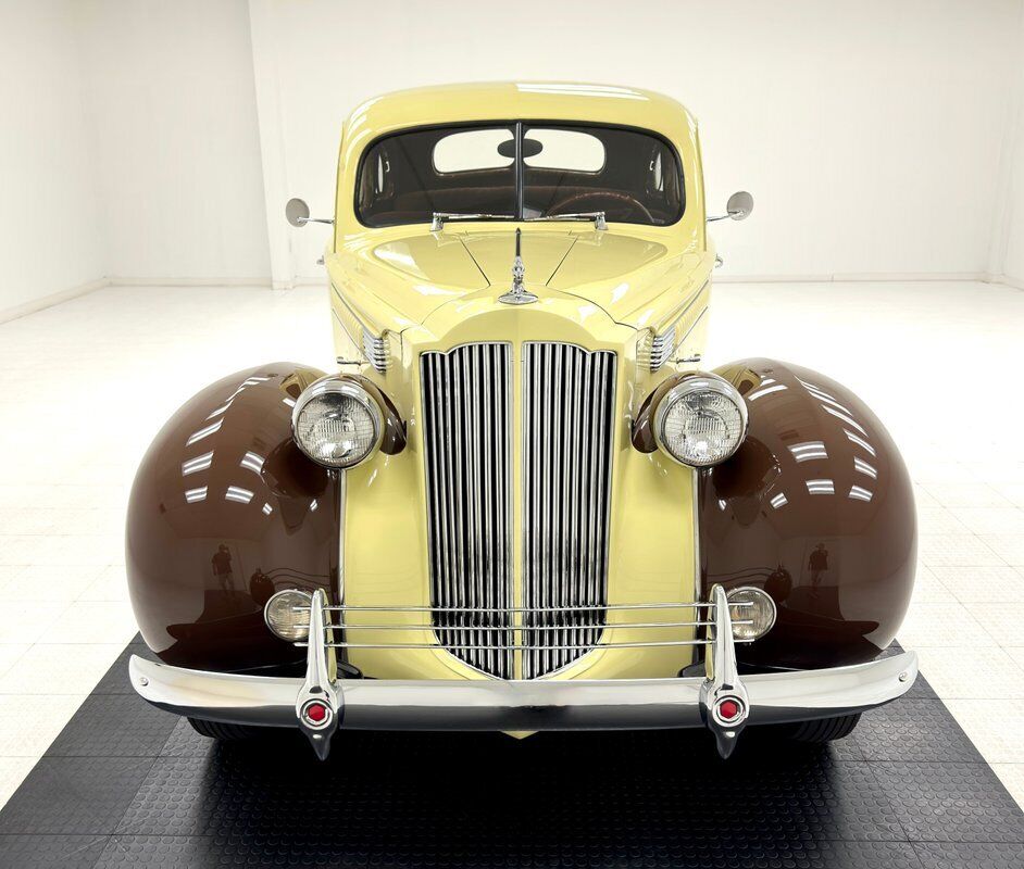 Packard-1700-Berline-1939-Yellow-Brown-127137-7