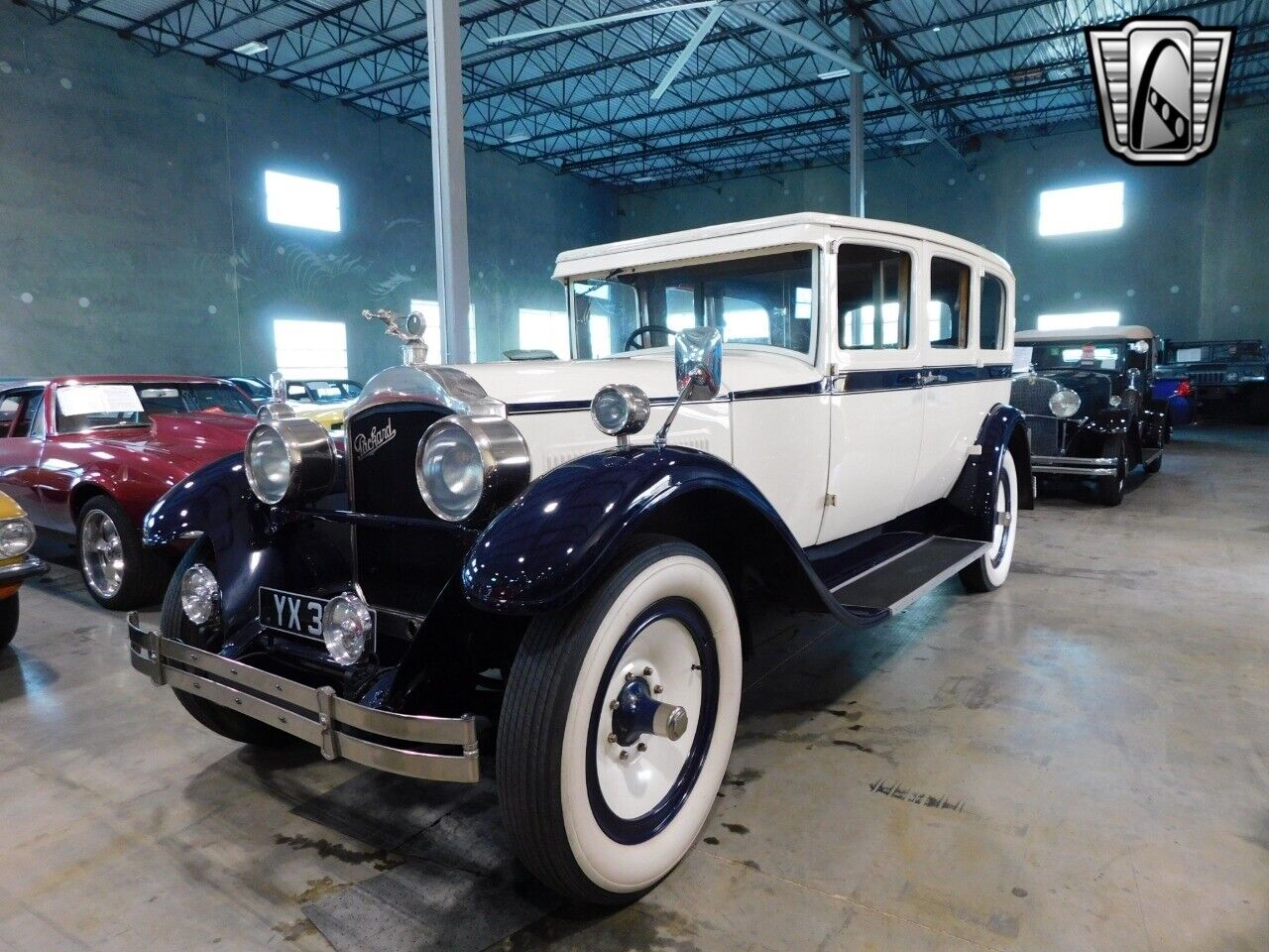 Packard-6-33-Sedan-Limo-Berline-1928-White-Gray-869-4