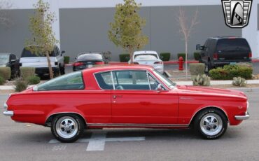 Plymouth-Barracuda-1964-Red-Black-131934-9