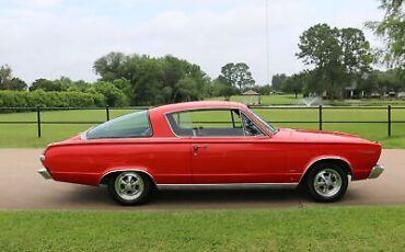 Plymouth-Barracuda-1966-Red-Black-146748-3