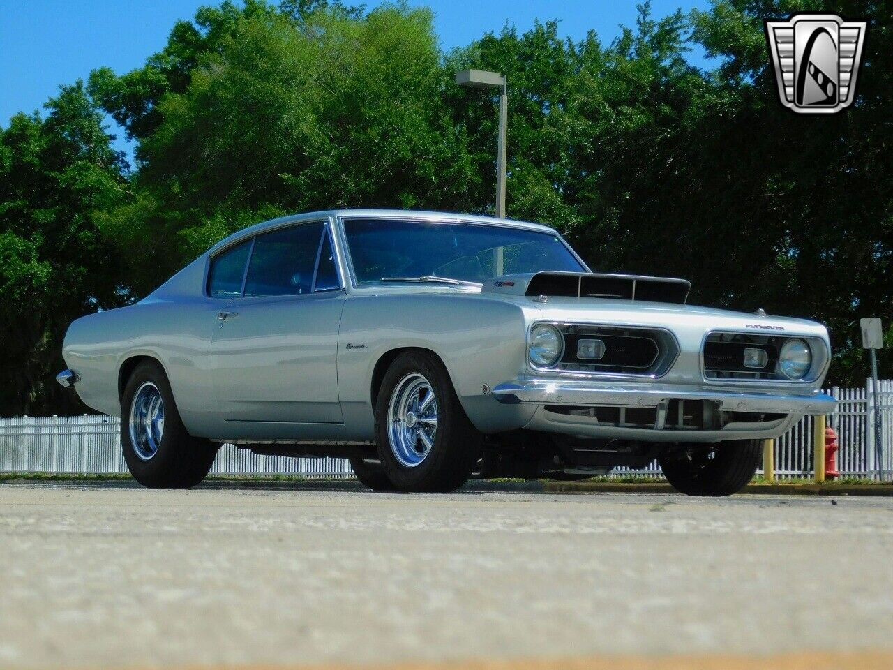 Plymouth-Barracuda-1968-Silver-Blue-119503-2