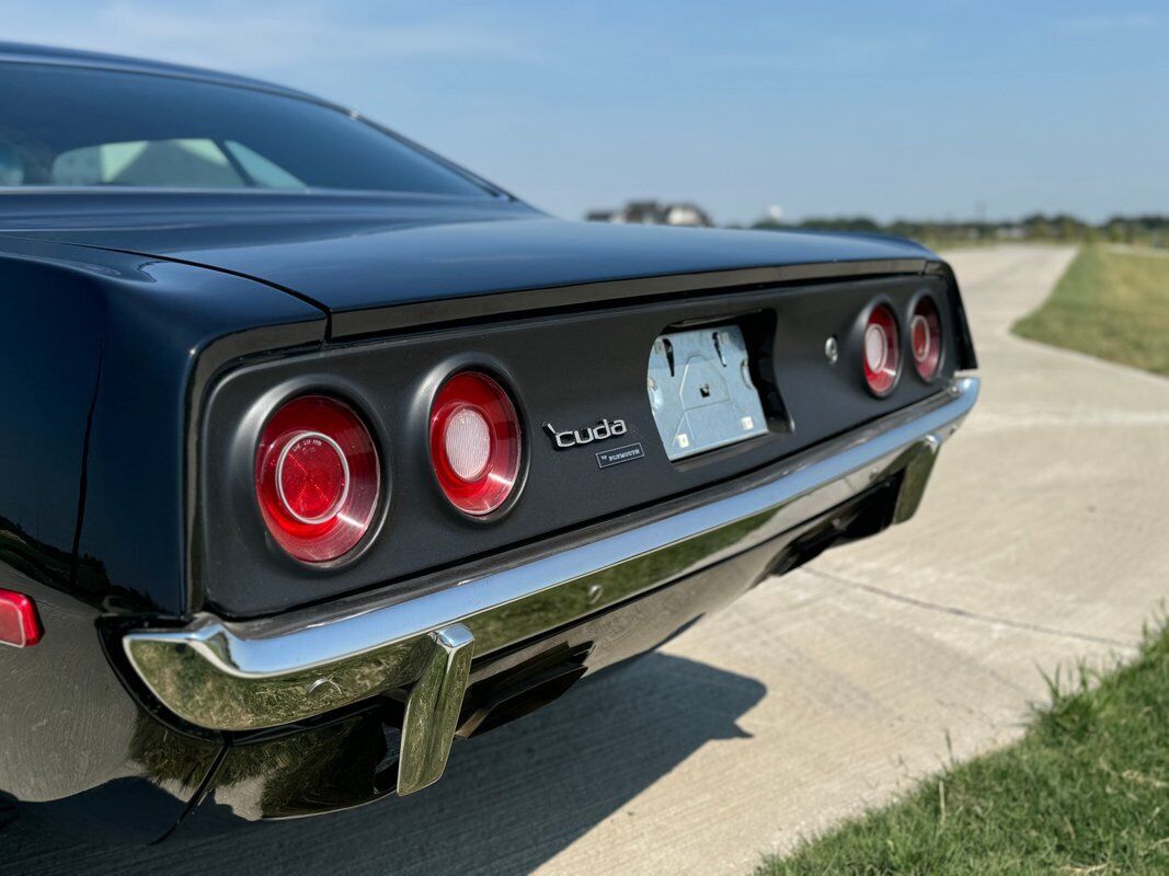 Plymouth-Barracuda-1973-Black-Black-99999-18