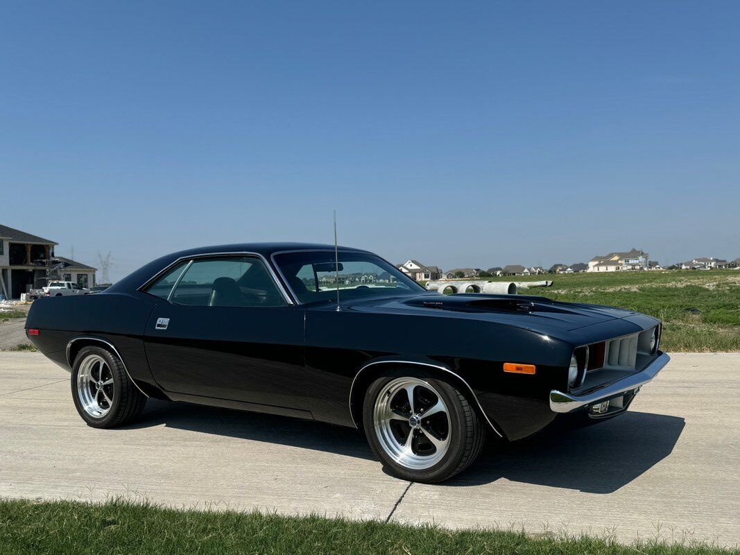 Plymouth-Barracuda-1973-Black-Black-99999-23