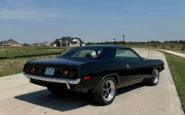 Plymouth-Barracuda-1973-Black-Black-99999-3