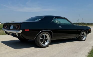 Plymouth-Barracuda-1973-Black-Black-99999-34