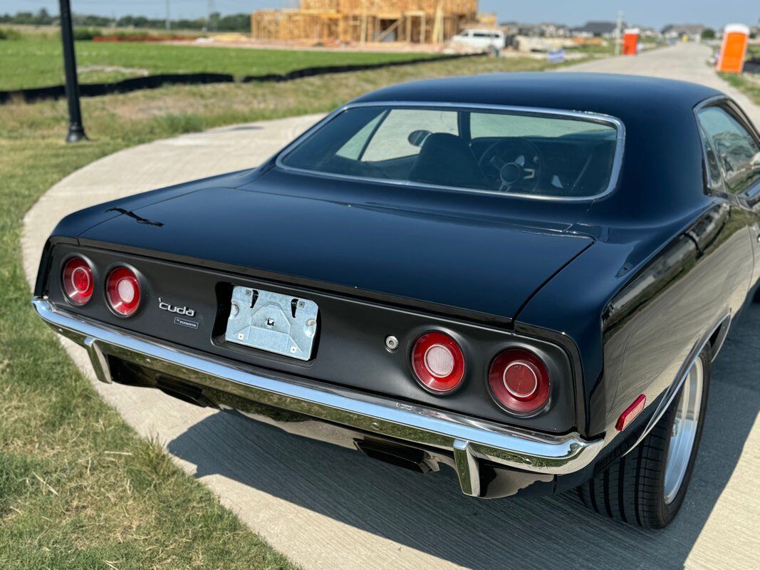 Plymouth-Barracuda-1973-Black-Black-99999-5